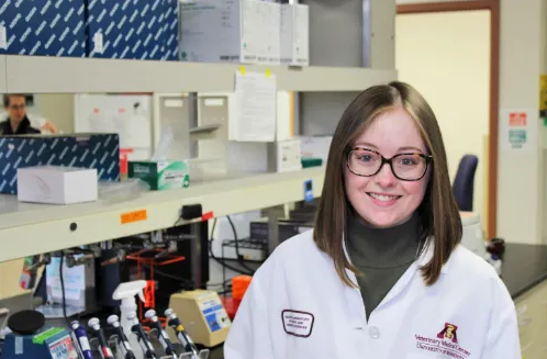 Emily Smith in lab